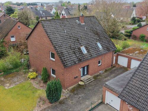 Hofansicht - 7 Zimmer Mehrfamilienhaus, Wohnhaus in Hassel (Weser)