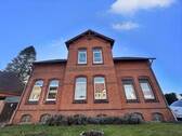 Vorderansicht - 9 Zimmer Mehrfamilienhaus, Wohnhaus zum Kaufen in Barsinghausen