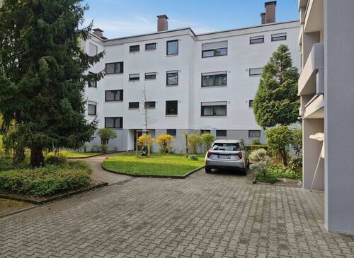 Gartenseite, parkähnlich angelegter Innenhof mit einigen Stellplätzen, #121004 - 