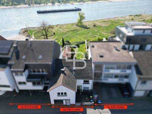 Breitenangaben - Filet-Grundstück in erster RHEIN-LAGE mit Altbestand!
