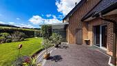 Blick zur überdachten Terrasse - 