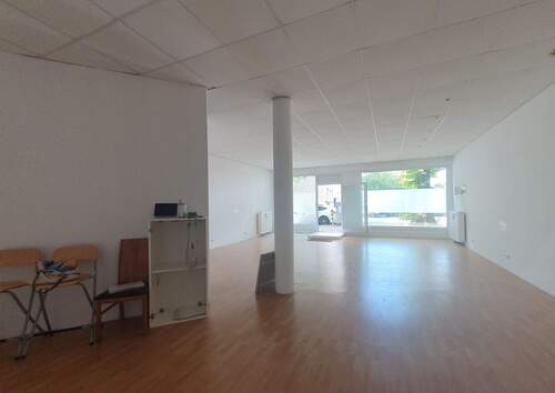 Laden - große Schaufenster + gepflegt --- Büro Praxis Atelier Schulungsräume