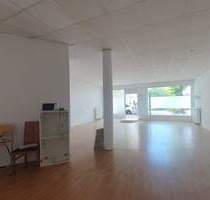 große Schaufenster + gepflegt --- Büro Praxis Atelier Schulungsräume - Berlin Weißensee