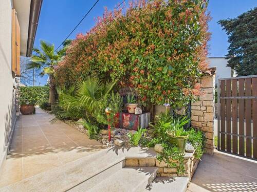 1742821169_cam04300g0-pr0046-still026 - 