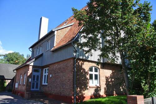 Titelbild - Moderne 2-Zimmer-Wohnung mit EBK im DG in Hermannsburg! (AK-1020-95)