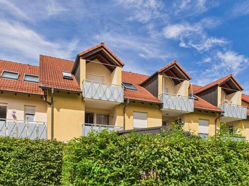 Hausansicht (Süd-Ost) - Charmante 2-Zimmer-Dachgeschosswohnung mit Loggia in Markt Schwaben