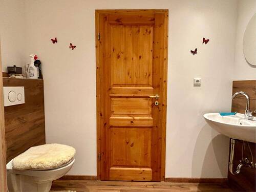 Gäste-WC mit Abstellraum - 