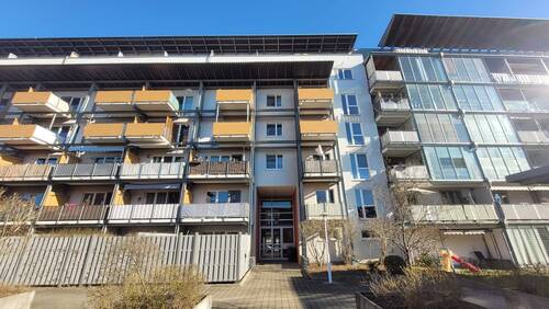 Hausansicht Rückseite - 3RW an der Elbe mit Balkon, TG, Fahrstuhl und optimaler Anbindung