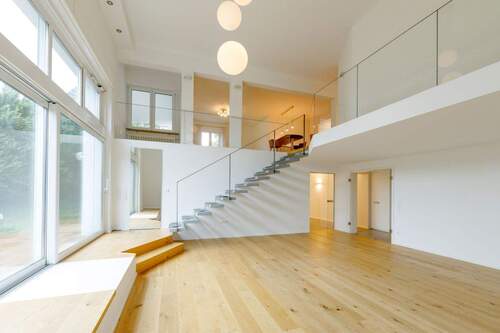 Wohnbereich Einheit 1 - 9 Zimmer Mehrfamilienhaus, Wohnhaus zum Kaufen in Stuttgart