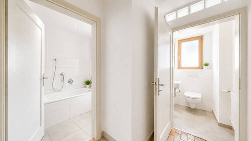 Flur zur Toilette und Bad - visualisiert - 