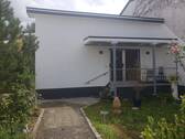 Bild 1 - Gemütlicher Bungalow, sehr zentral, großer Garten und Nebengebäude