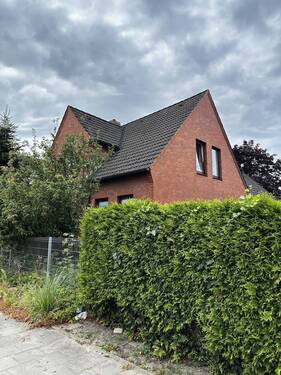 Außenansicht vorne - Mehrfamilienhaus in Cuxhaven - 259.000,00 EUR Kaufpreis, ca.  240,00 m² Wohnfläche