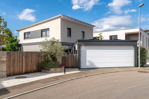 Hausansicht Straße - 