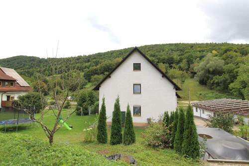 Außenansicht - Ein-Zweifamilienhaus in Pretzfeld