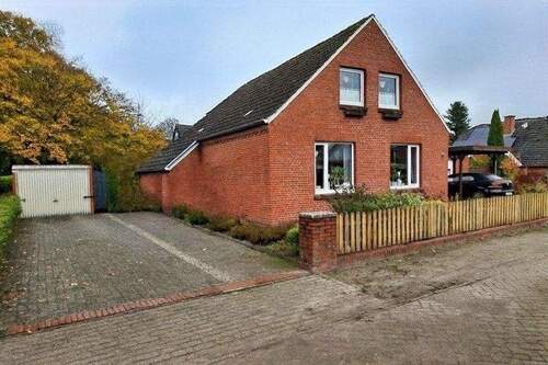 Seitliche Ansicht - 6 Zimmer Mehrfamilienhaus, Wohnhaus zum Kaufen in Leer