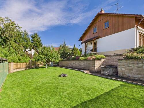 Weitläufige Gartenfläche, privates Grün mit Parkcharakter - 