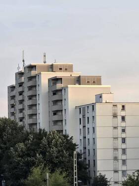 Wohnanlage Glashüttenstraße - Zentrale Lage & Panorama-Ausblick: Kernsanierte Komfort-Wohnung ohne Makler!
