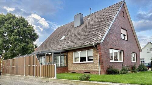 Straßenansicht - 