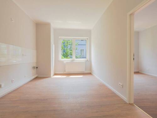 Bild 1 - Dein Raum in Düsseldorf: Stilvoll sanierte 2-Zimmer-Wohnung - perfekt für Singles, Paare oder WG