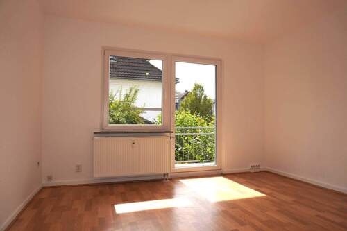 Wohnbereich - Sonnige & bezugsfreie 3-Zimmer-Erdgeschosswohnung in Burscheid!