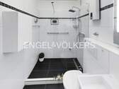 Modernisiertes Duschbad mit WC - 