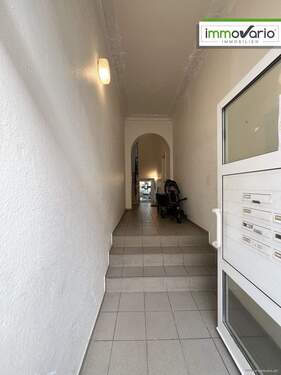 Hauseingang - Etagenwohnung mit 73,40 m&sup2; in Magdeburg / Alte Neustadt zur Miete
