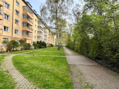 Weg_vorm_Haus - 