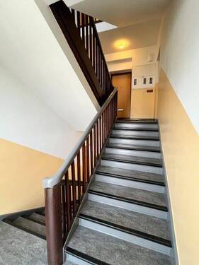 Treppenhaus - Etagenwohnung mit 50,30 m&sup2; in Berlin zum Kaufen