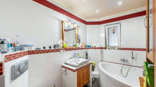 1 EG Badezimmer 2 - 