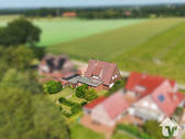 Drohne - Geräumige Familienoase mit Doppelgarage und großem Grundstück in Sackgassenlage.