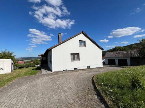 Ansicht - 6 Zimmer Einfamilienhaus zum Kaufen in Schwandorf