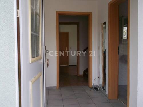 Eingangsbereich - 8 Zimmer Reihenmittelhaus in Lauchhammer