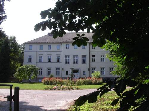 Anwesen - Ihr Schloß mit einer 5*Frühstückspension