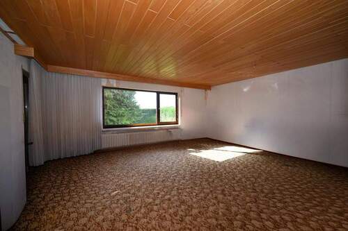 Geräumiges Wohnzimmer - 