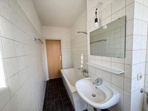 Bad mit Wanne .jpg - 