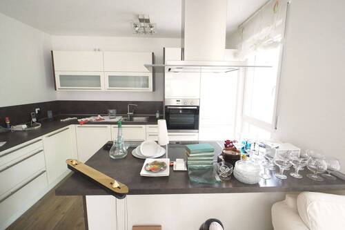 Wohnen-Essen-Kochen - Sehr schöne, helle und moderne 4- Zimmerwohnung mit Einbauküche und großem Balkon
