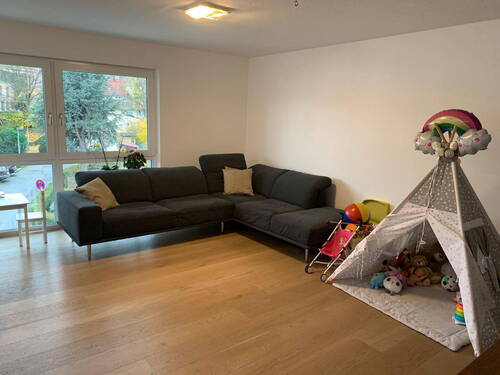 Wohnzimmer - 4 Zimmer Etagenwohnung zum Kaufen in Reutlingen