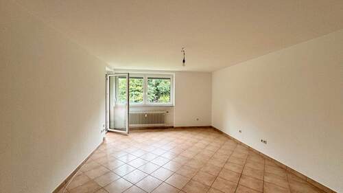 Wohnzimmer.jpg - 3 Zimmer Etagenwohnung in Fürth