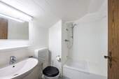 Badezimmer_Dachgeschoss - 