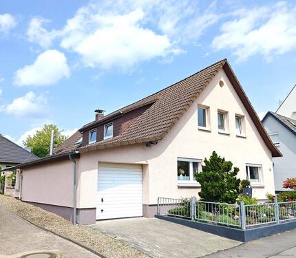Ansicht Seite - 8 Zimmer Mehrfamilienhaus, Wohnhaus zum Kaufen in Bremen