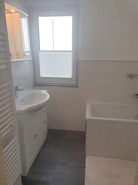 modernes Badezimmer - 