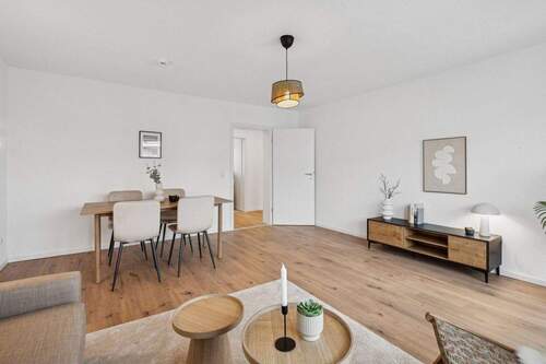 Wohnzimmer 2 - 3 Zimmer Etagenwohnung zum Kaufen in Königsbrunn