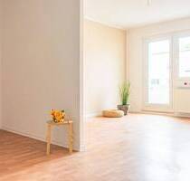 3-Raum-Wohnung mit offenem Wohn-Essbereich und Balkon - Chemnitz Kappel