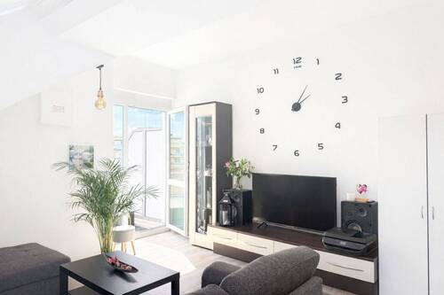 wohnbereich - AIGNER - Moderne 2-Zimmer-Dachgeschosswohnung in Germering