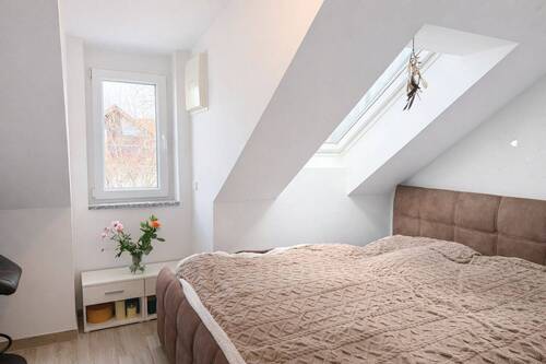 Schlafzimmer - Etagenwohnung mit 51,70 m&sup2; in Germering zum Kaufen