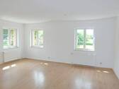 Zimmer 1 - Geräumige 3-Zimmer-Wohnung mit Laminatboden 'Dielenoptik', separater Küche und Badewanne
