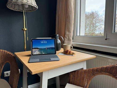 Tisch in jedem Zimmer - 