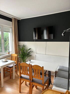 Frühstücksraum mit Smart-TV - 9 Zimmer Hotel, Pension, Gasthof zum Kaufen in Börgerende-Rethwisch