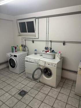 Gemeinschaftlicher Wasch- und Trockenraum - 