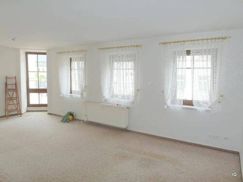 1.OG_Wohnzimmer - 7 Zimmer Mehrfamilienhaus, Wohnhaus in Hartha